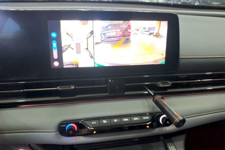 Used GAC Trumpchi EMPOW 2023 270T DCT J16 Version Audio And AC Panel