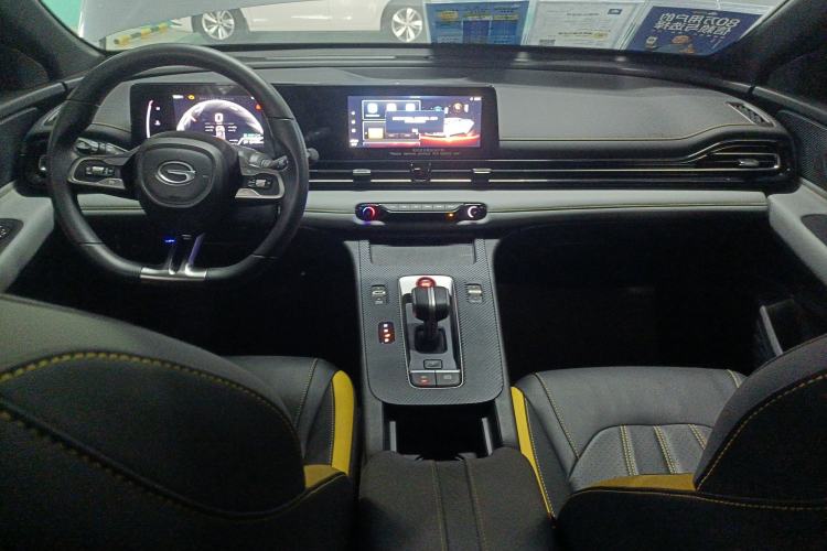 Used GAC Trumpchi EMPOW 2023 Shadow Leopard H High-Energy Hybrid Edition Center Console