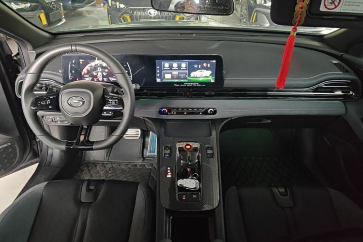 Used GAC Trumpchi EMPOW 2023 400T Automatic R PRO Center Console