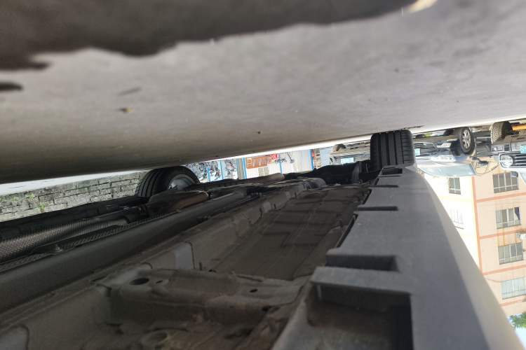 Used GAC Trumpchi EMPOW 2023 400T Automatic R PRO Chassis Front Right