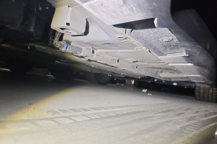 Used GAC Trumpchi EMPOW 2023 400T Automatic R MAX Chassis Rear Right