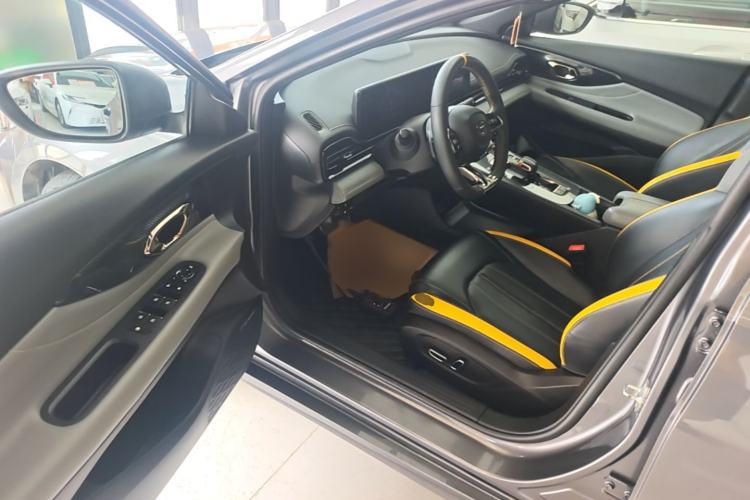 Used GAC Trumpchi EMPOW 2023 270T DCT J15 Version Driver Seat