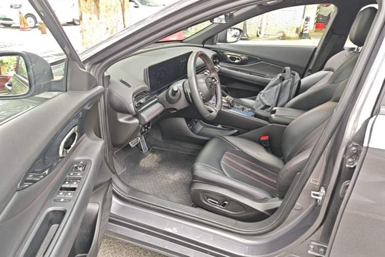 Used GAC Trumpchi EMPOW 2023 270T DCT J15 Version Driver Seat