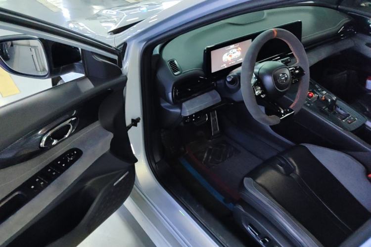 Used GAC Trumpchi EMPOW 2023 400T Automatic R MAX Driver Seat