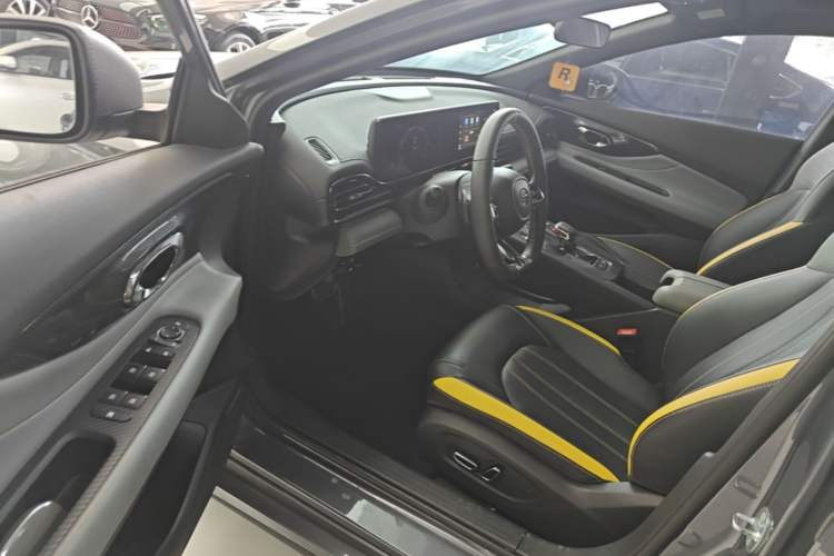 Used GAC Trumpchi EMPOW 2023 270T DCT J15 Version Driver Seat