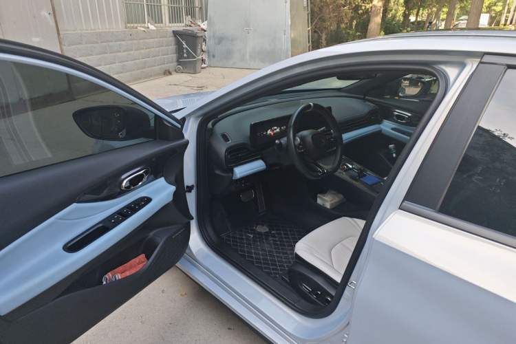 Used GAC Trumpchi EMPOW 2023 Shadow Leopard H Smart Hybrid Edition Driver Seat