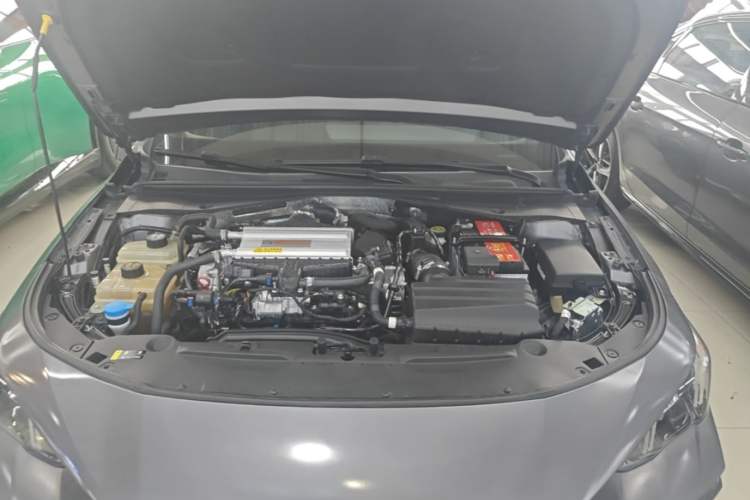 Used GAC Trumpchi EMPOW 2023 400T Automatic R MAX Engine Bay