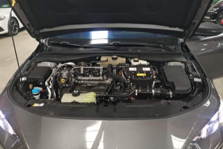 Used GAC Trumpchi EMPOW 2023 Shadow Leopard H High-Energy Hybrid Edition Engine Bay