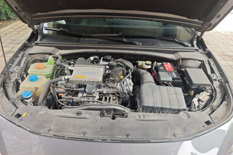 Used GAC Trumpchi EMPOW 2023 270T DCT J15 Version Engine Bay