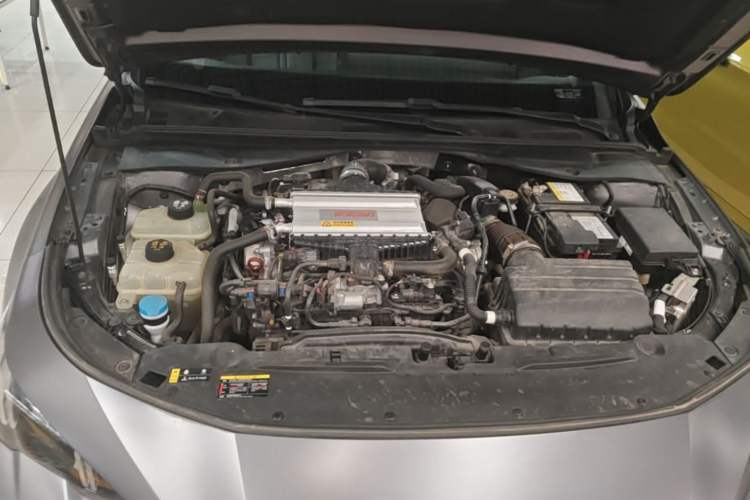 Used GAC Trumpchi EMPOW 2023 400T Automatic R PRO Engine Bay