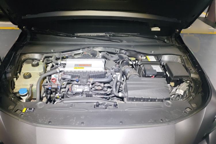 Used GAC Trumpchi EMPOW 2023 400T Automatic R MAX Engine Bay