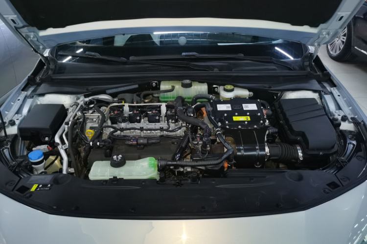 Used GAC Trumpchi EMPOW 2023 Shadow Leopard H Smart Hybrid Edition Engine Bay