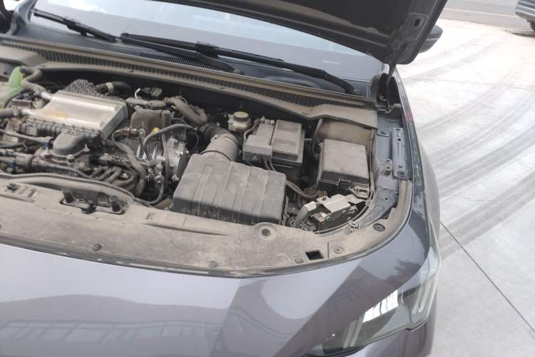 Used GAC Trumpchi EMPOW 2023 270T DCT J15 Version Engine Bay Left