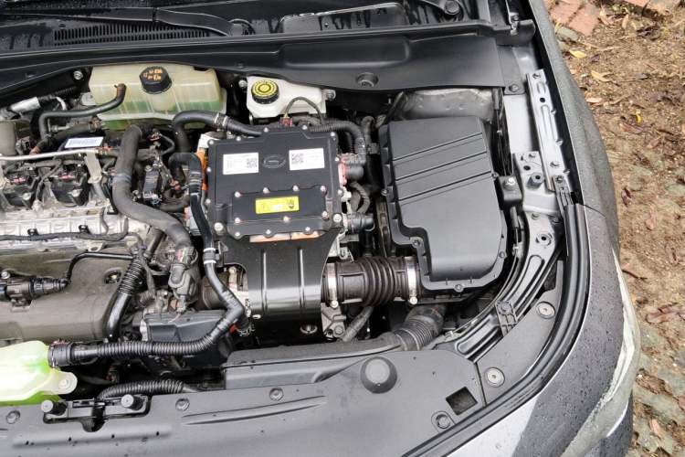 Used GAC Trumpchi EMPOW 2023 Shadow Leopard H Smart Hybrid Edition Engine Bay Left