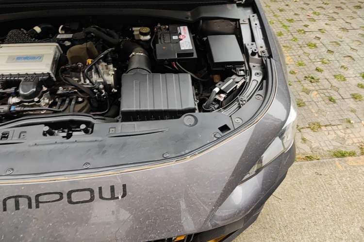 Used GAC Trumpchi EMPOW 2023 270T DCT J15 Version Engine Bay Left