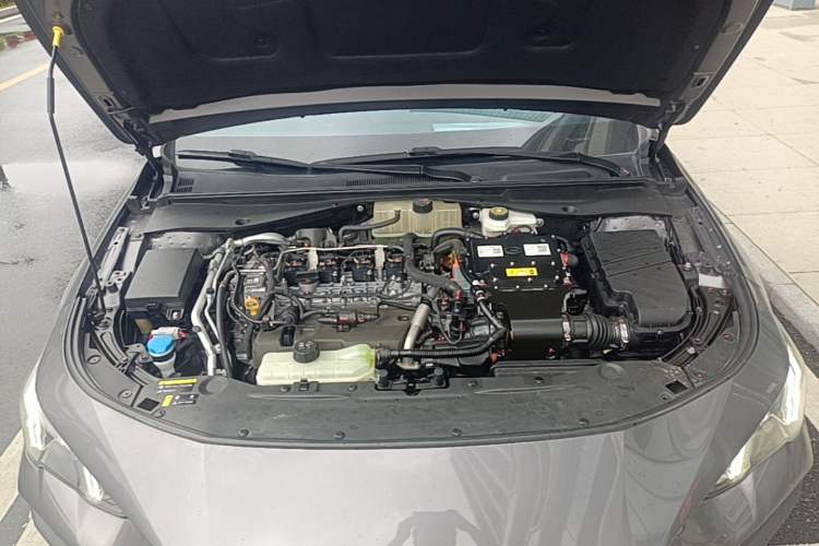 Used GAC Trumpchi EMPOW 2023 Shadow Leopard H Smart Hybrid Edition Engine Bay