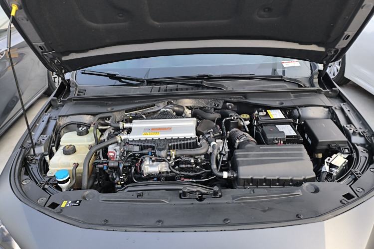 Used GAC Trumpchi EMPOW 2023 400T Automatic R PRO Engine Bay