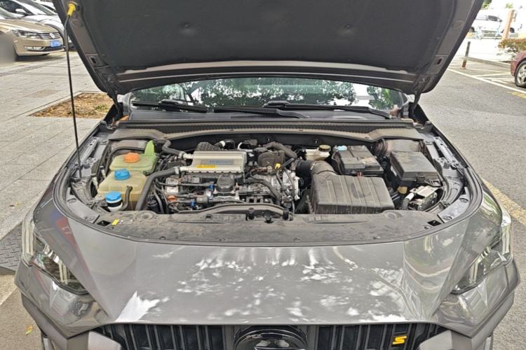 Used GAC Trumpchi EMPOW 2023 270T DCT J15 Version Engine Bay