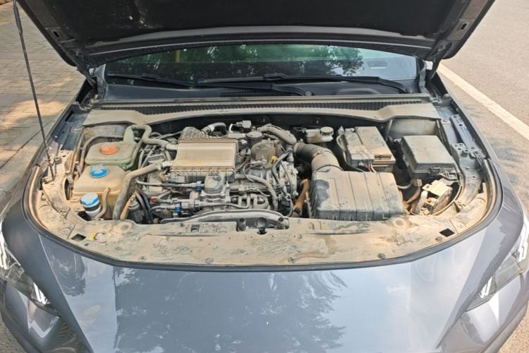 Used GAC Trumpchi EMPOW 2023 270T DCT J15 Version Engine Bay