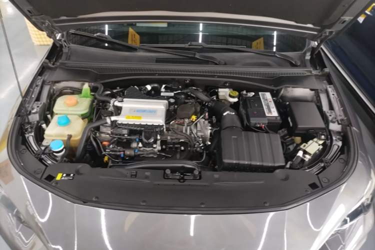 Used GAC Trumpchi EMPOW 2023 270T DCT J16 Version Engine Bay