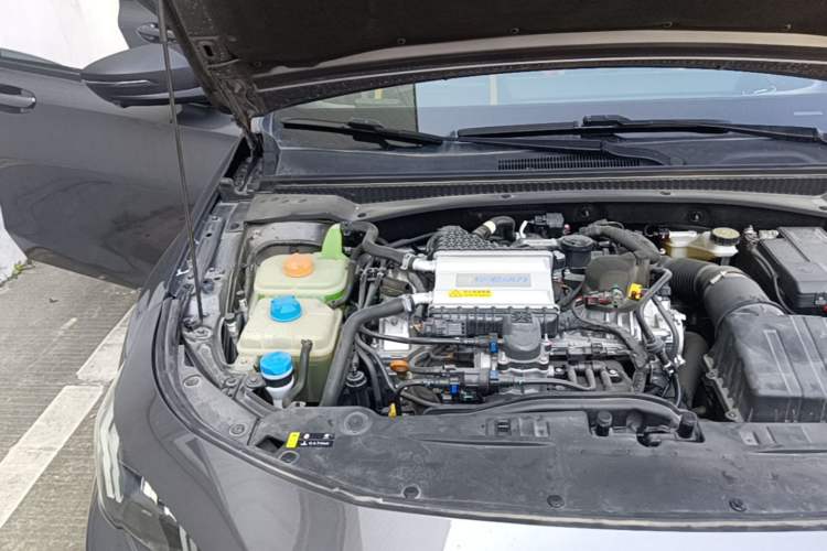 Used GAC Trumpchi EMPOW 2023 270T DCT J16 Version Engine Bay Right