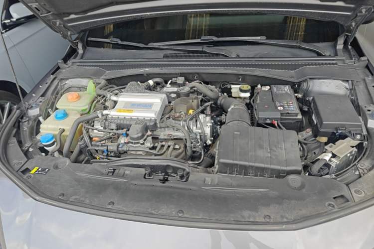 Used GAC Trumpchi EMPOW 2023 270T DCT J15 Version Engine Bay