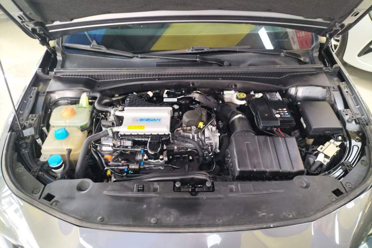 Used GAC Trumpchi EMPOW 2023 270T DCT J16 Version Engine Bay