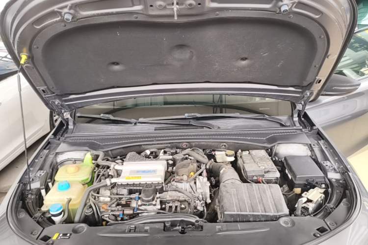 Used GAC Trumpchi EMPOW 2023 270T DCT J15 Version Engine Bay