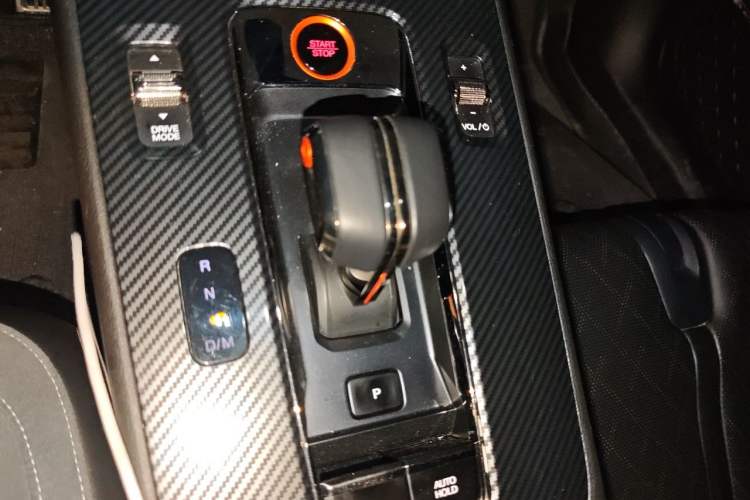 Used GAC Trumpchi EMPOW 2023 400T Automatic R PRO Gear Lever