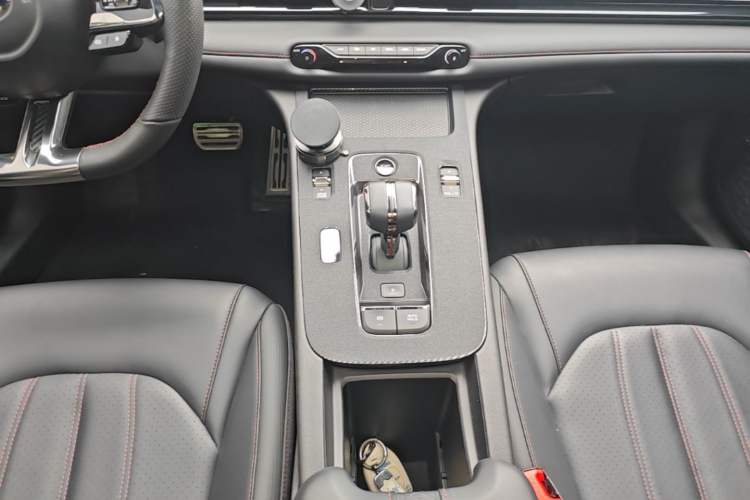 Used GAC Trumpchi EMPOW 2023 270T DCT J15 Version Gear Lever