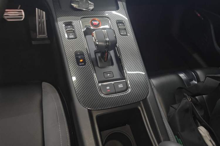 Used GAC Trumpchi EMPOW 2023 400T Automatic R MAX Gear Lever