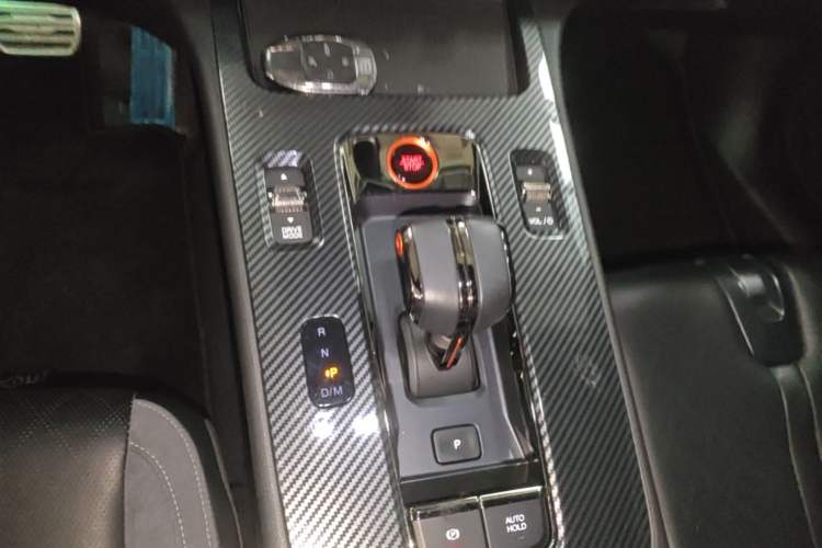 Used GAC Trumpchi EMPOW 2023 400T Automatic R PRO Gear Lever