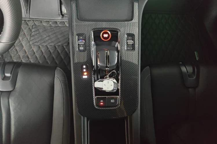 Used GAC Trumpchi EMPOW 2023 400T Automatic R PRO Gear Lever