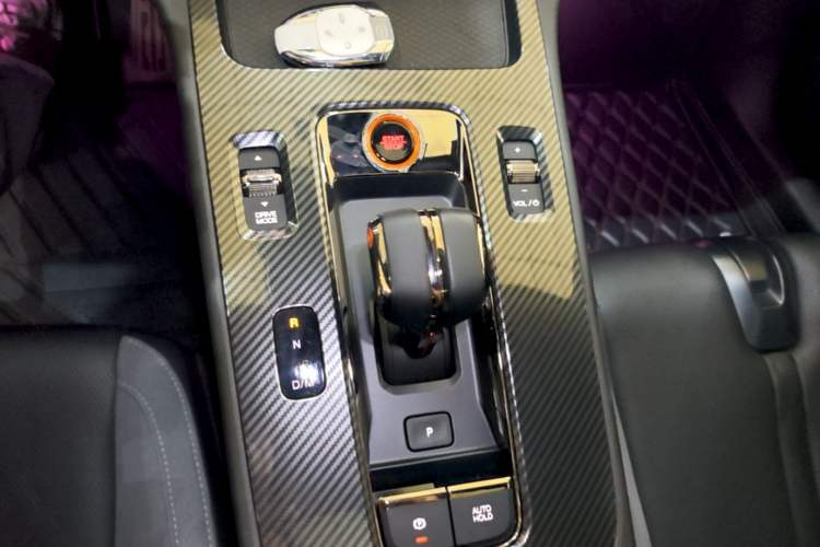 Used GAC Trumpchi EMPOW 2023 400T Automatic R MAX Gear Lever