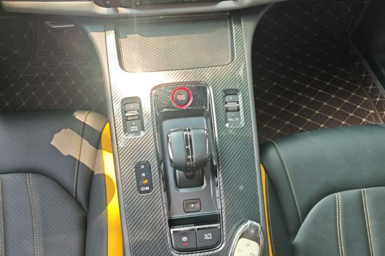 Used GAC Trumpchi EMPOW 2023 270T DCT J15 Version Gear Lever