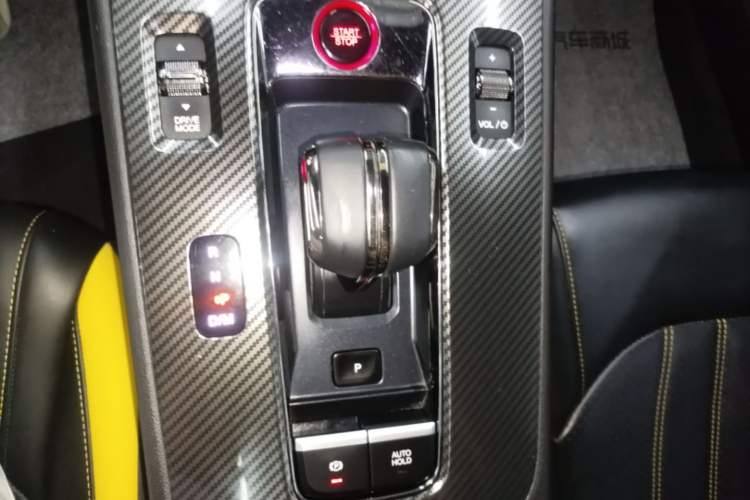 Used GAC Trumpchi EMPOW 2023 270T DCT J16 Version Gear Lever