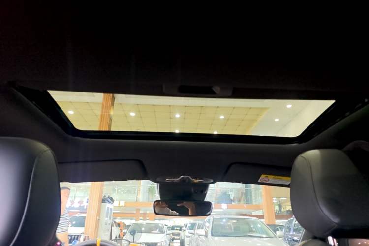 Used GAC Trumpchi EMPOW 2023 270T DCT J16 Version Headliner