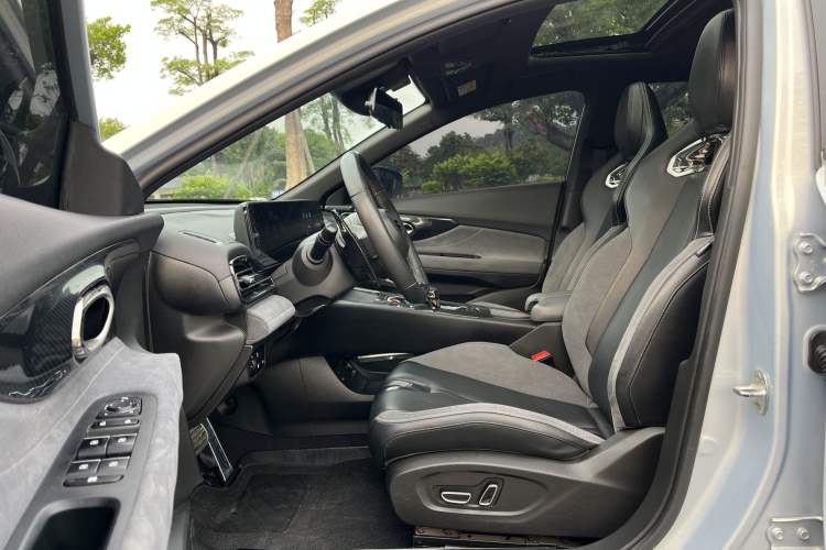 Used GAC Trumpchi EMPOW 2023 400T Automatic R PRO Interior 2