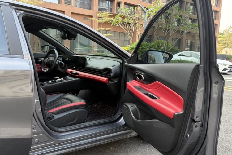 Used GAC Trumpchi EMPOW 2023 Shadow Leopard H Smart Hybrid Edition Interior 3