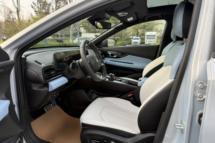 Used GAC Trumpchi EMPOW 2023 Shadow Leopard H Smart Hybrid Edition Interior 5