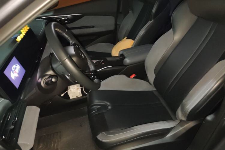 Used GAC Trumpchi EMPOW 2023 400T Automatic R PRO Left Front Seat