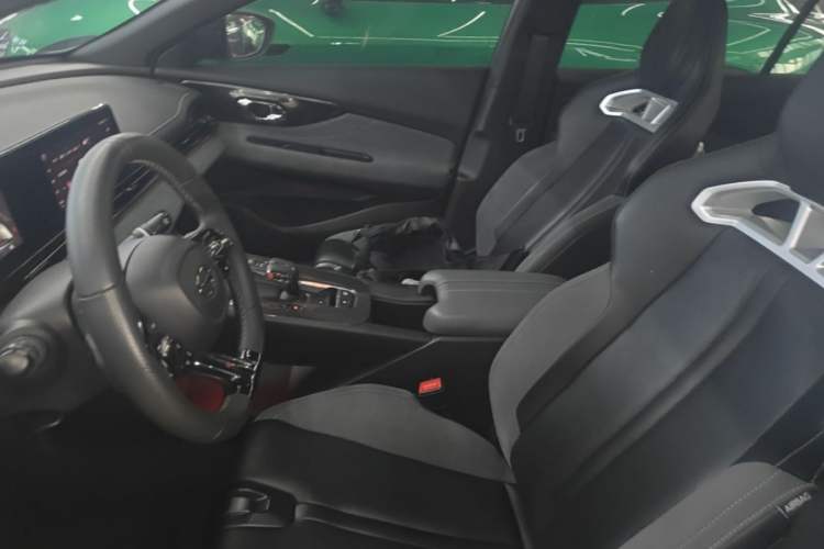 Used GAC Trumpchi EMPOW 2023 400T Automatic R MAX Left Front Seat