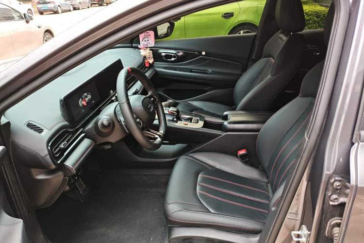 Used GAC Trumpchi EMPOW 2023 270T DCT J16 Version Left Front Seat