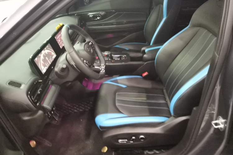Used GAC Trumpchi EMPOW 2023 270T DCT J16 Version Left Front Seat