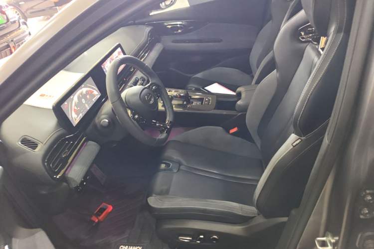 Used GAC Trumpchi EMPOW 2023 400T Automatic R MAX Left Front Seat