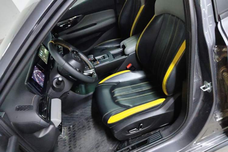 Used GAC Trumpchi EMPOW 2023 270T DCT J15 Version Left Front Seat