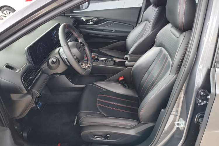 Used GAC Trumpchi EMPOW 2023 270T DCT J15 Version Left Front Seat