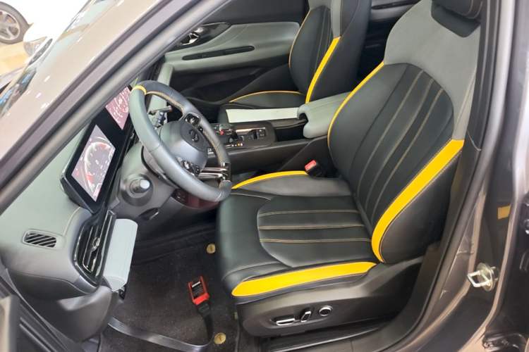 Used GAC Trumpchi EMPOW 2023 270T DCT J16 Version Left Front Seat
