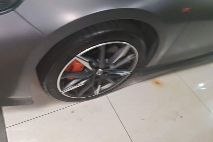 Used GAC Trumpchi EMPOW 2023 400T Automatic R PRO Left Front Wheel Hub
