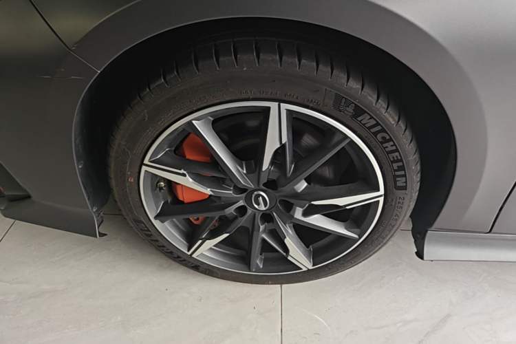 Used GAC Trumpchi EMPOW 2023 400T Automatic R PRO Left Front Wheel Hub